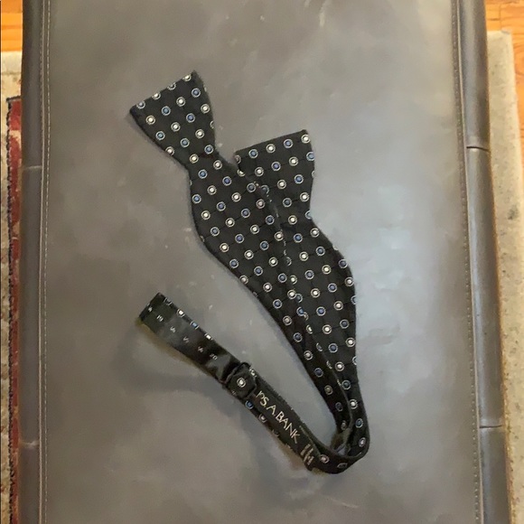 Jos. A Banks Silk Bow Tie - Picture 1 of 1